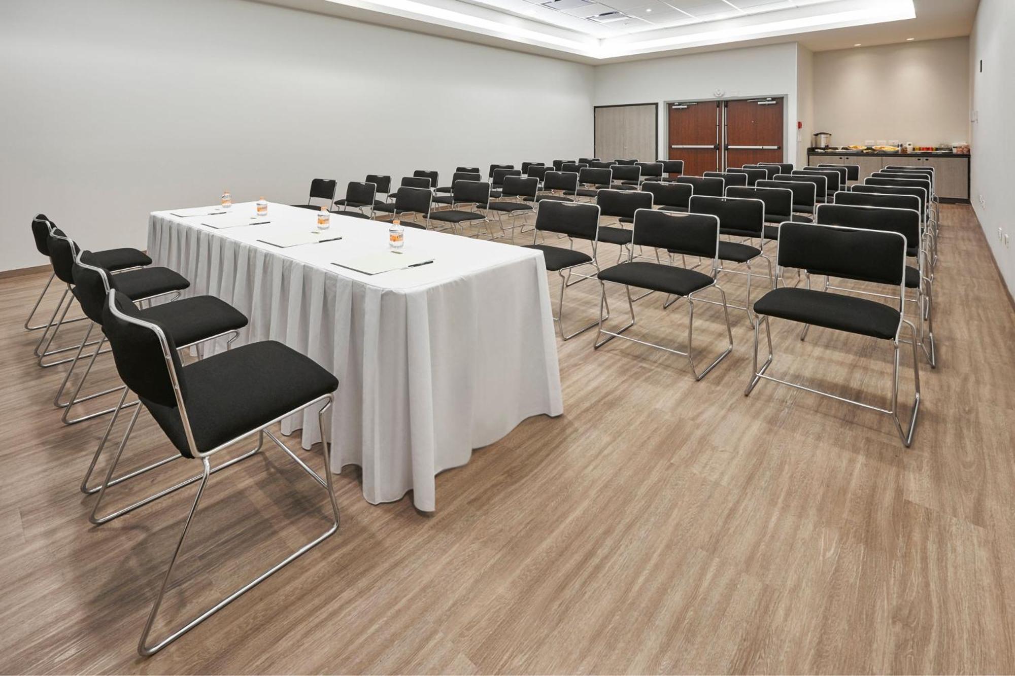 Hotel Express Junior By Marriott Centro De Convenciones