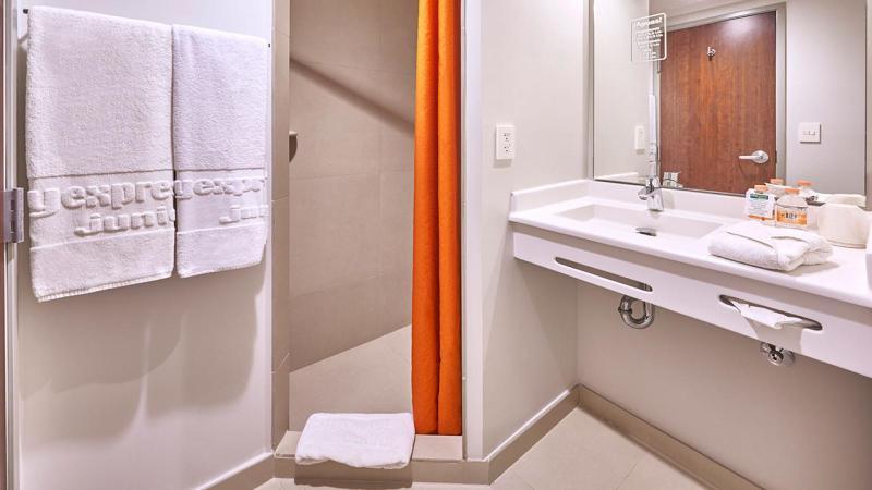 Hotel Express Junior By Marriott Centro De Convenciones 3*