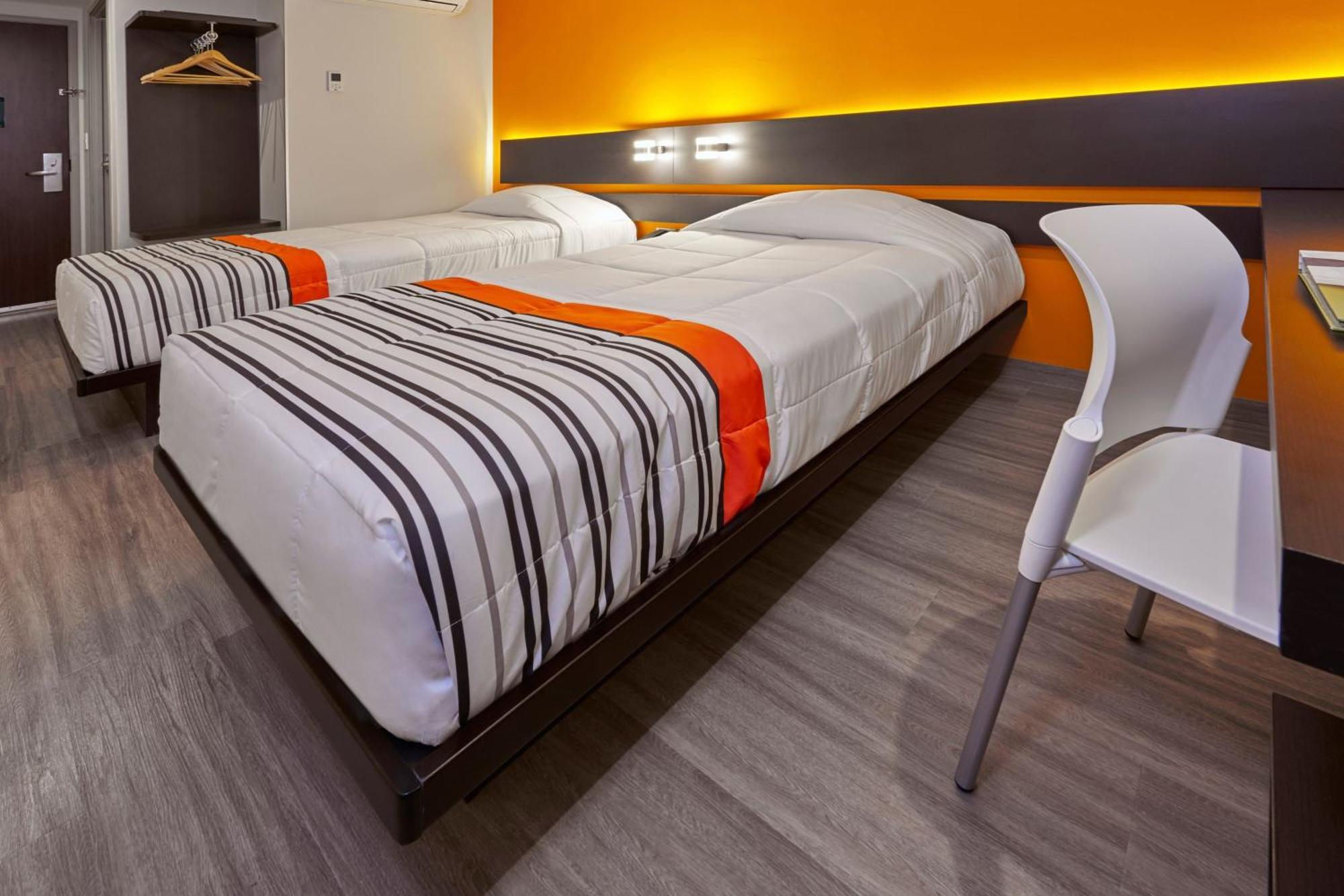 Express Junior By Marriott Centro De Convenciones 3* León
