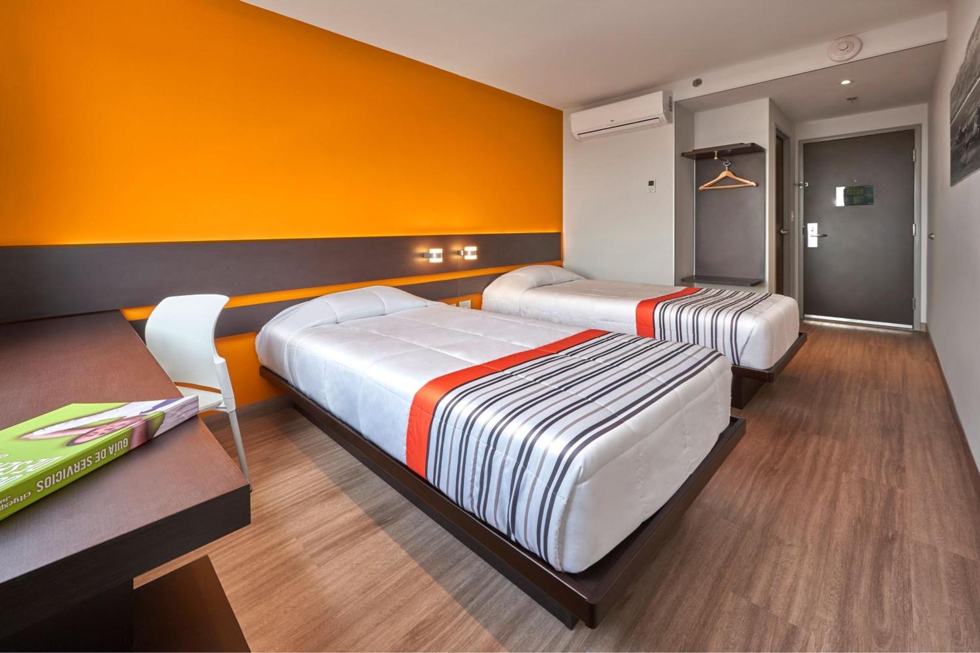Hotel Express Junior By Marriott Centro De Convenciones 3*