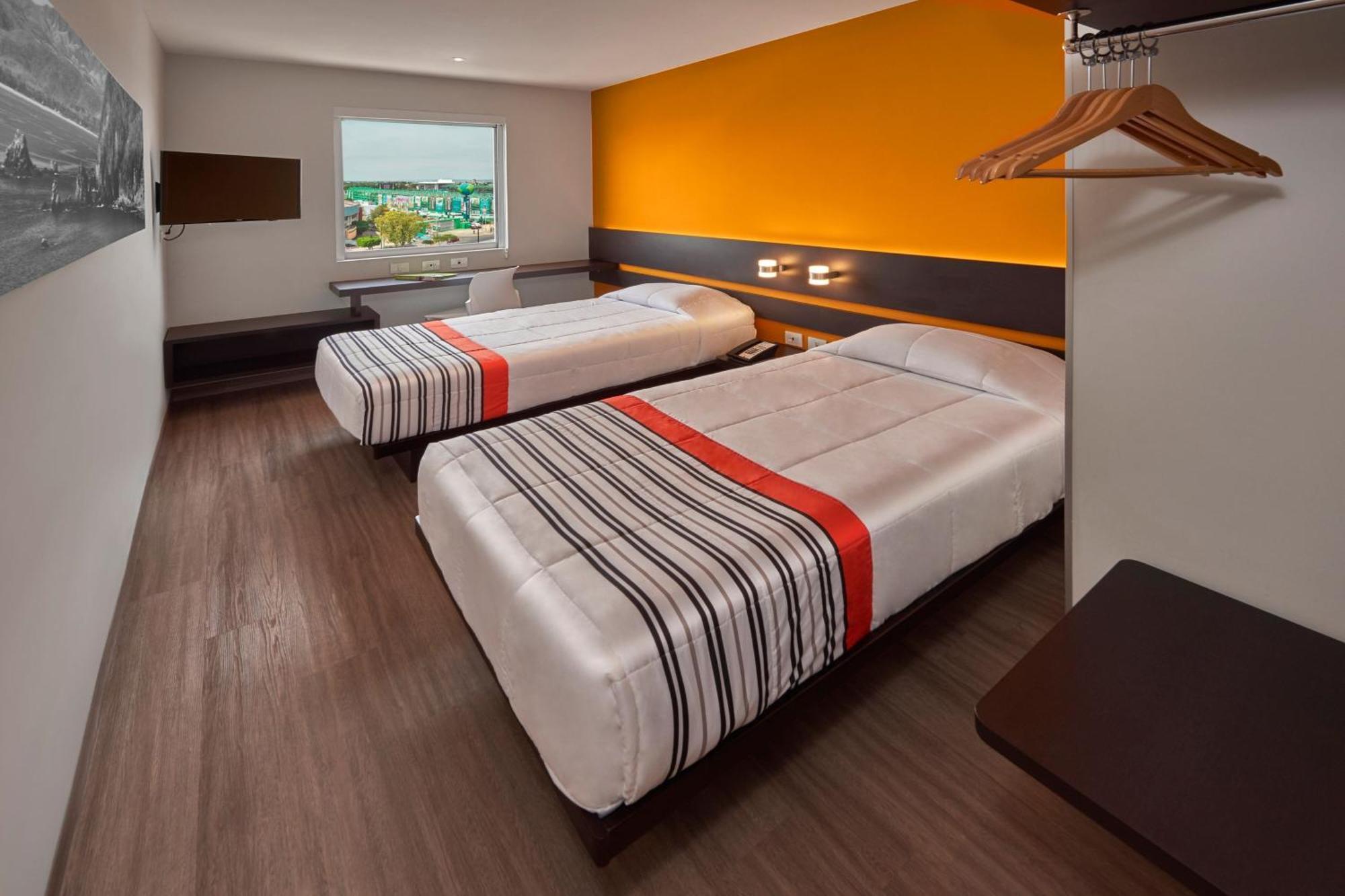 Express Junior Centro De Convenciones Hotel